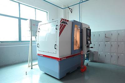 Máquinas de Mecanizado CNC para superficies curvas