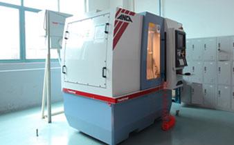 Máquinas de Mecanizado CNC para superficies curvas